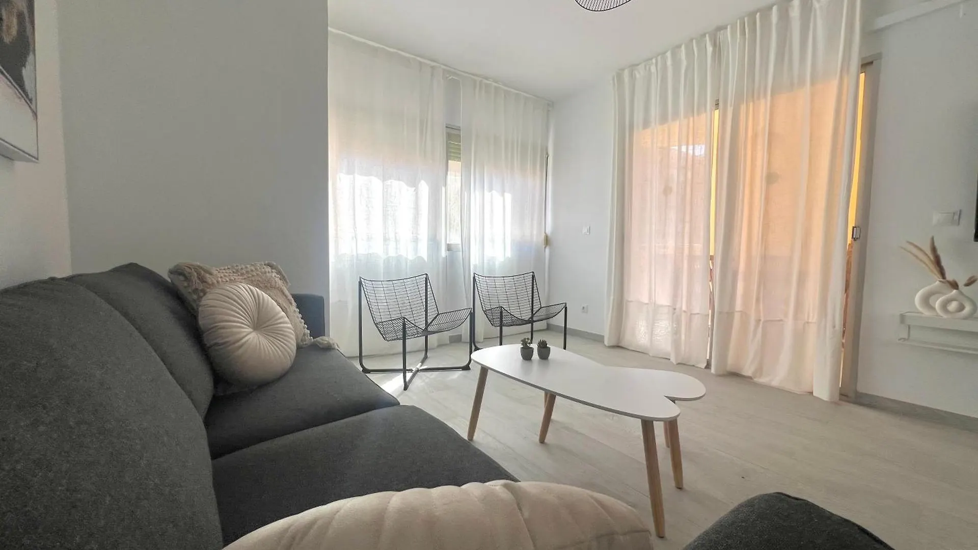 Apartment Los Boliches, Nuevo, 3D, Wifi, Aacc, Para 8 Fuengirola