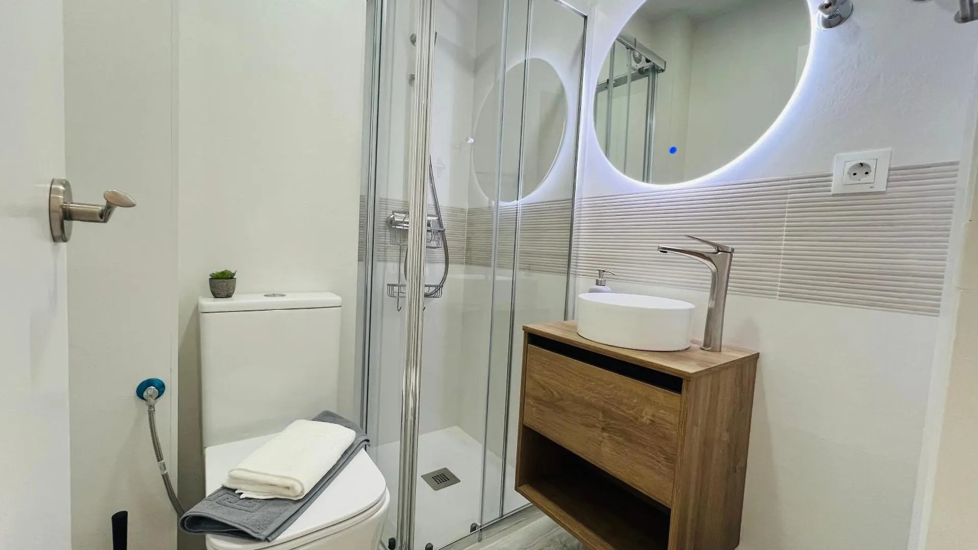 Los Boliches, Nuevo, 3D, Wifi, Aacc, Para 8 Fuengirola 0*,